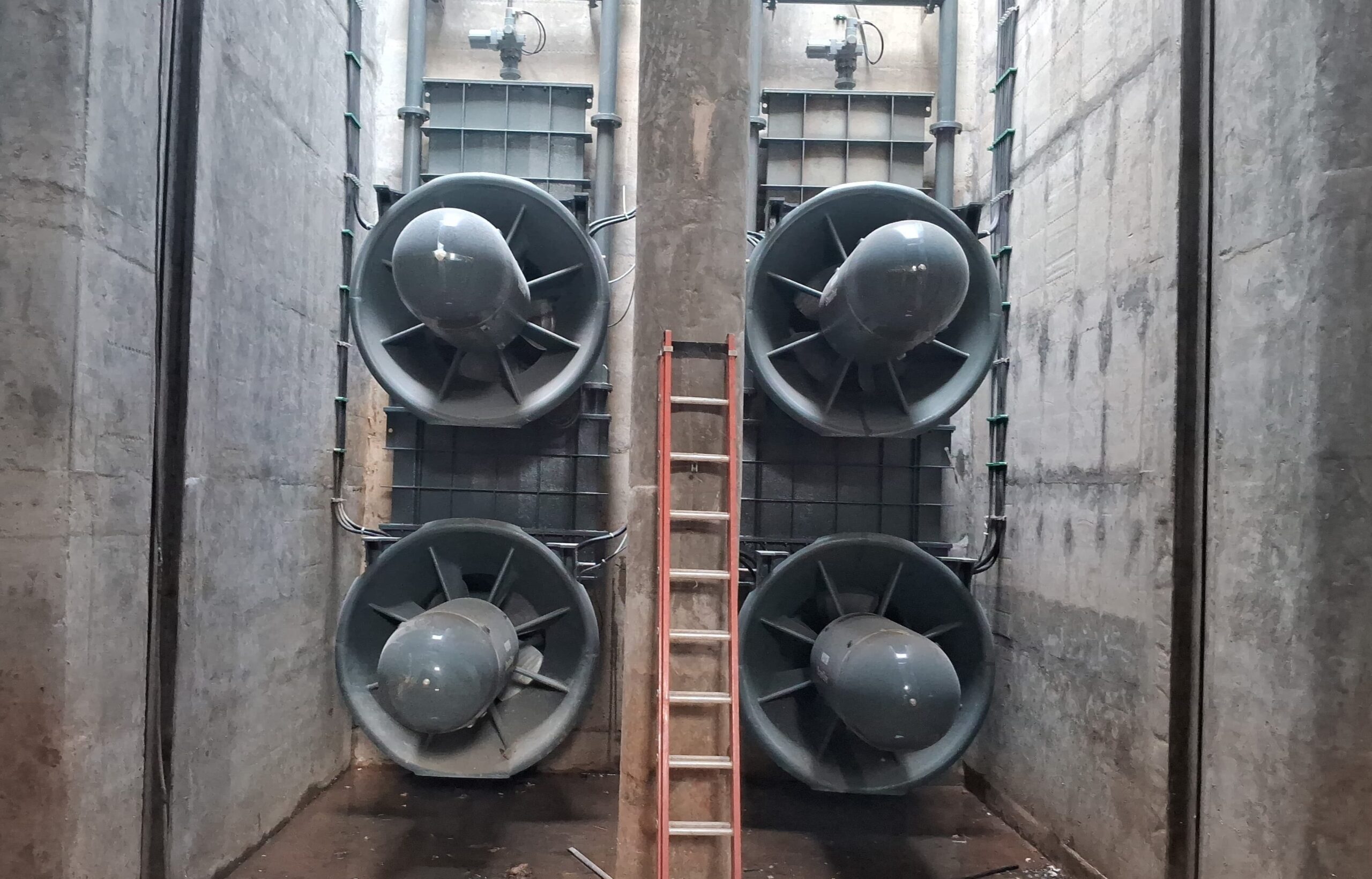 Aratu Geração instala dez turbinas na nova casa de força construída em Cachoeira de Emas