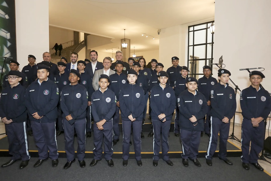 Tarcísio confirma início das escolas cívico-militares para fevereiro de 2026