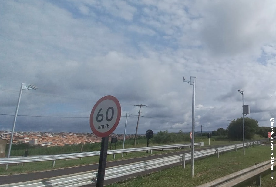 Novos radares da SP-201 em Pirassununga não multam motos, confirma DER