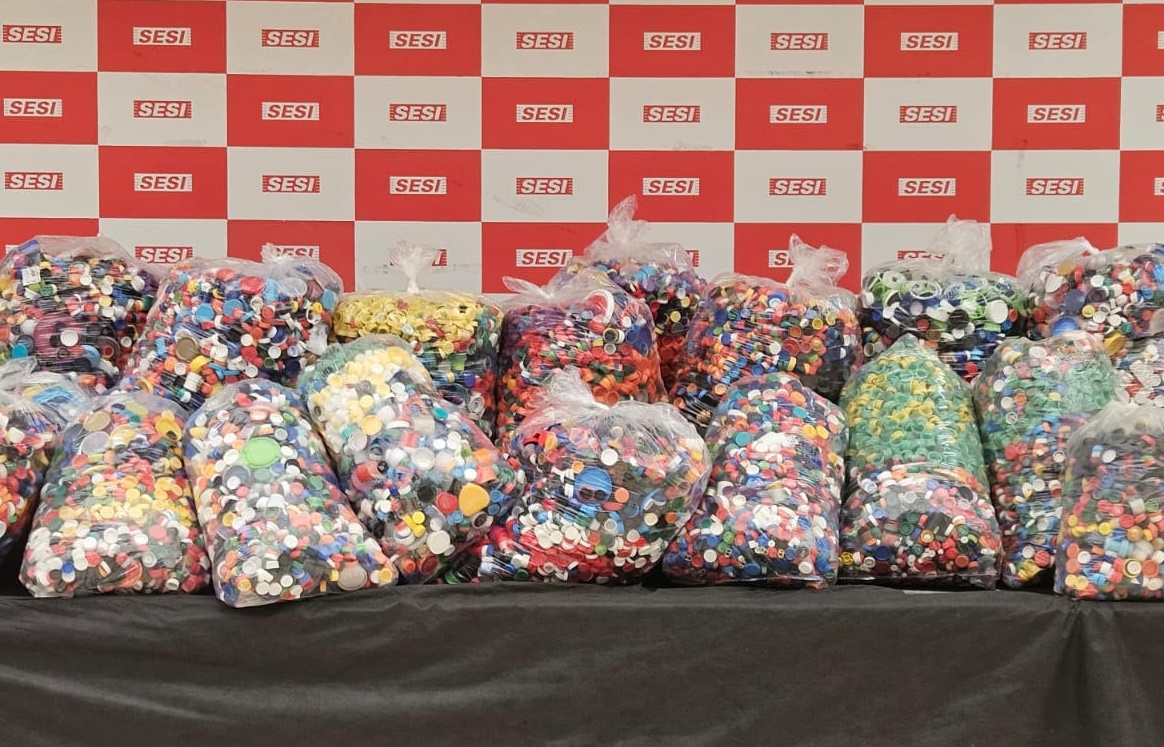 Alunos do Sesi Pirassununga arrecadam 255 kg de tampinhas para o Hospital de Amor