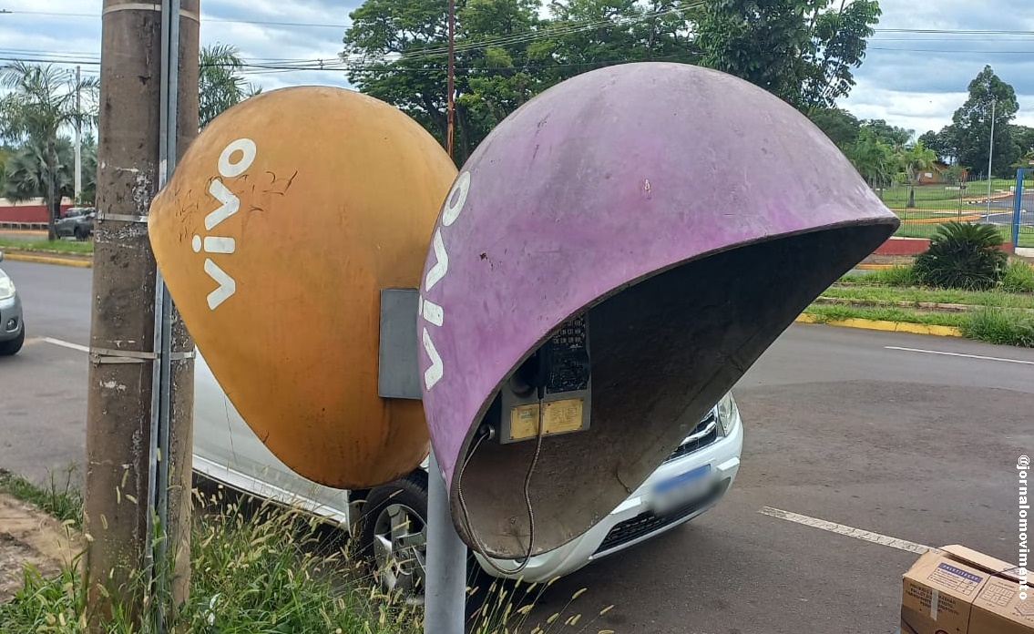 Orelhões começam a ser retirados em Pirassununga após fim de concessão