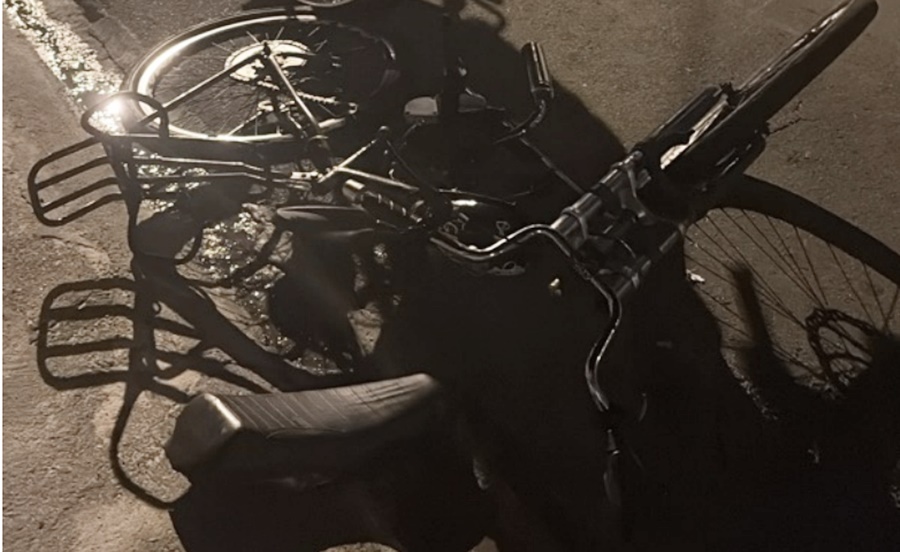 Bicicleta motorizada é abordada após manobras perigosas em Pirassununga