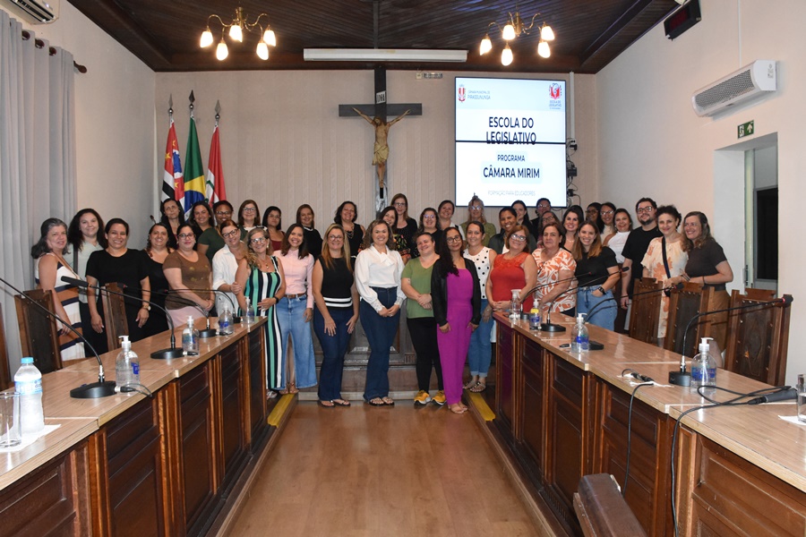 Escola do Legislativo promove qualificação para professores em Pirassununga