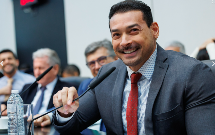 Deputado Felipe Franco transforma combate à obesidade em ação com atividade física gratuita em todo Estado de SP