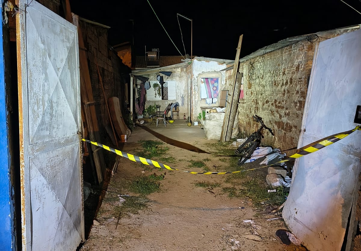 Homem de 45 anos é morto a tiros dentro de casa em Leme (SP)