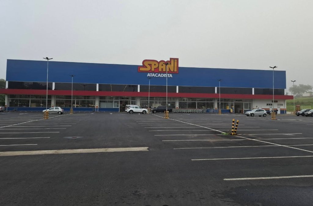 Supermercado em Pirassununga é denunciado por calor extremo e supostas pragas