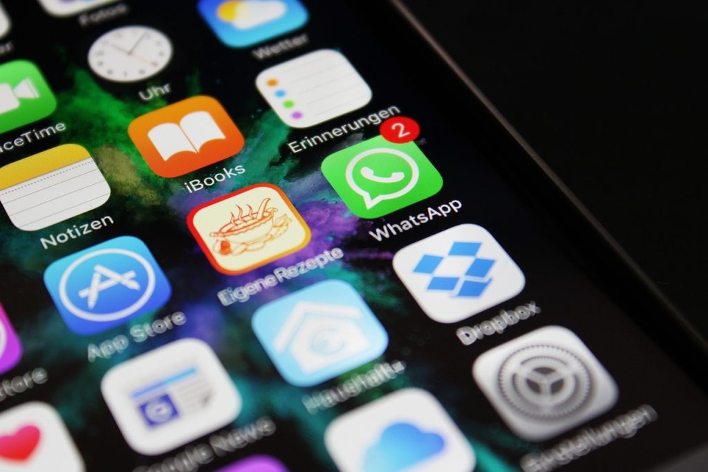 Usuários de celulares antigos ficarão sem WhatsApp; veja como verificar versão