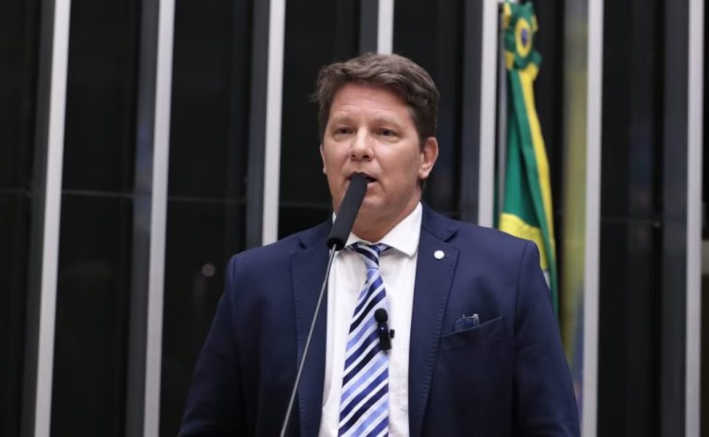EXCLUSIVO: Ex-integrante do PL em Pirassununga acusa gabinete de Mario Frias de cobrar repasses