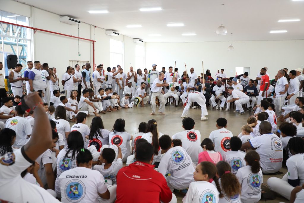 Evento regional de capoeira atrai participantes de diferentes municípios