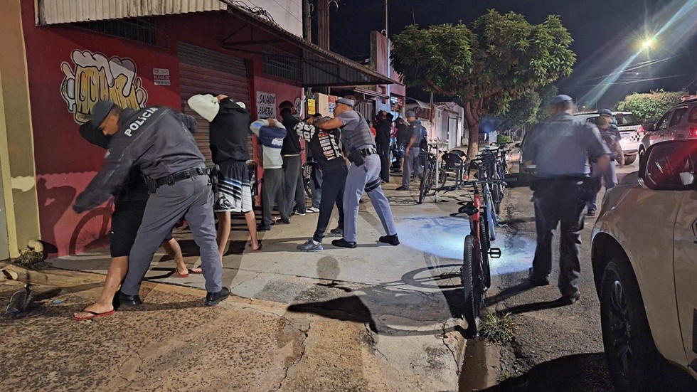 Operação Impacto mobiliza PM e resulta em prisão por tráfico de drogas em Pirassununga