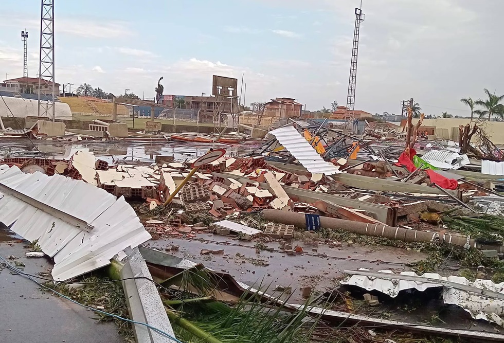 FOTOS: Vendaval de até 120 km/h deixa rastro de destruição em Guariba e região