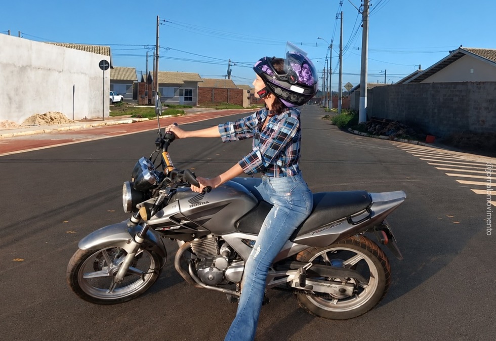 Exclusivo: Levantamento mostra alta de mulheres habilitadas para pilotar motos na região