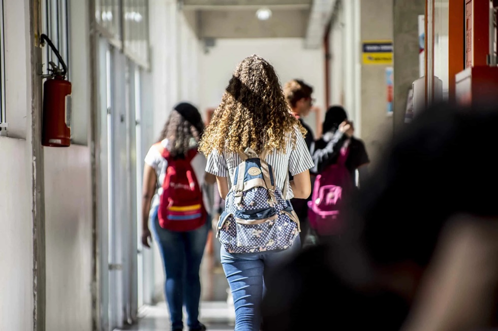 Austrália, Canadá e mais: estudantes da região podem fazer intercâmbio com tudo pago