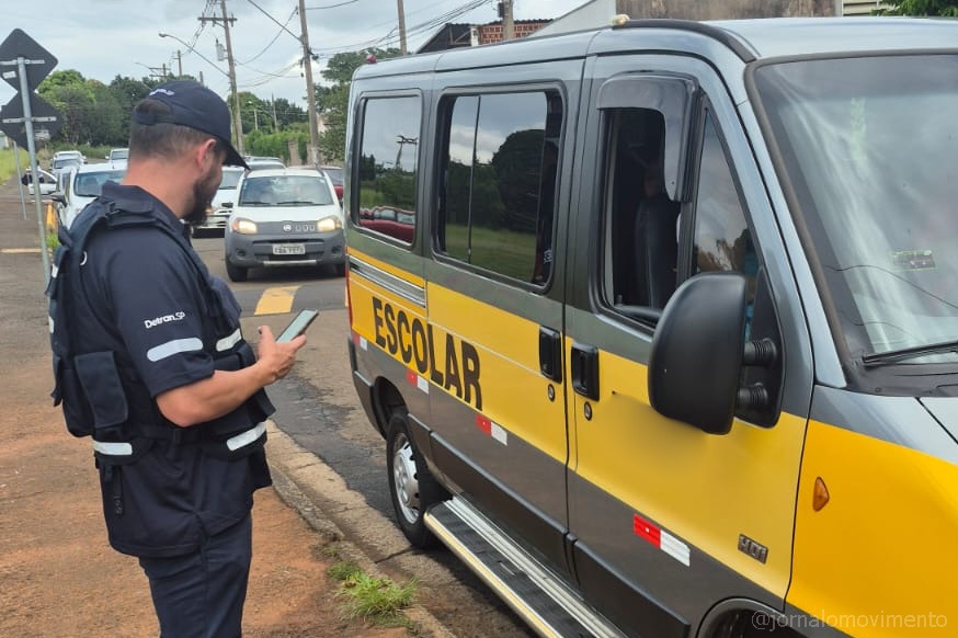 Transporte escolar: Detran-SP orienta pais sobre cuidados antes da volta às aulas em Pirassununga