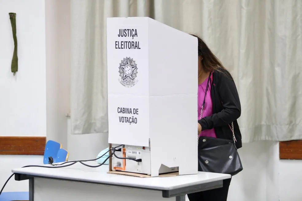 Eleitores não podem ser presos a partir das 17h desta terça-feira (29); veja exceções