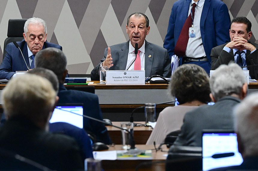 CCJ do Senado aprova PEC que prevê fim da escala 6×1 e redução da jornada de trabalho