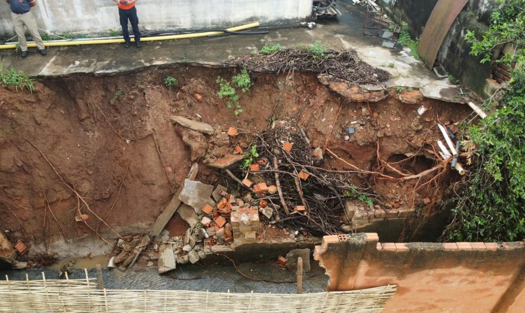 Pirassununga realiza obras de drenagem e prevenção na Vila Urupês e na Vila Brasil