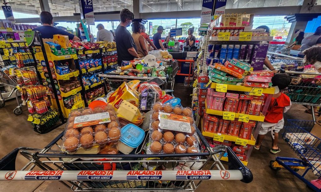 Proibição das bets pode ter impulsionado consumo em supermercados, aponta Abras