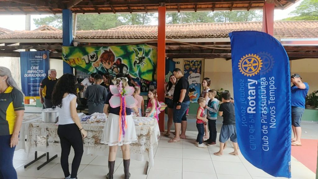 Rotary promove ação de Dia das Crianças e entrega presentes a 80 crianças em Pirassununga
