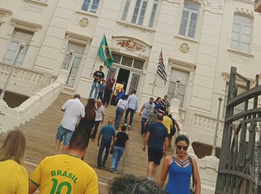 Quase 95 mil eleitores não votaram no 1º turno em 12 cidades da região; saiba como justificar